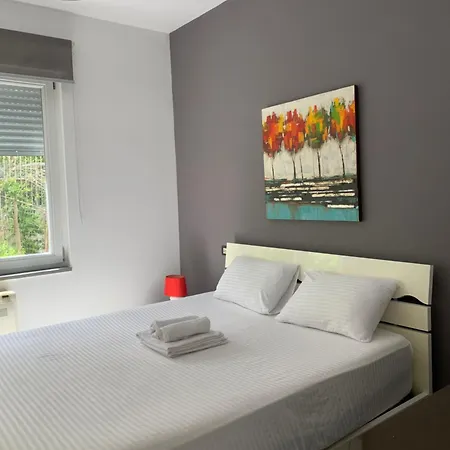 Hill Tirana Διαμέρισμα Selitë e Vogël