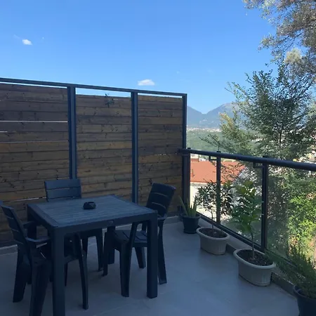 Apartment Hill Tirana *