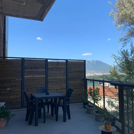 Hill Tirana Διαμέρισμα *