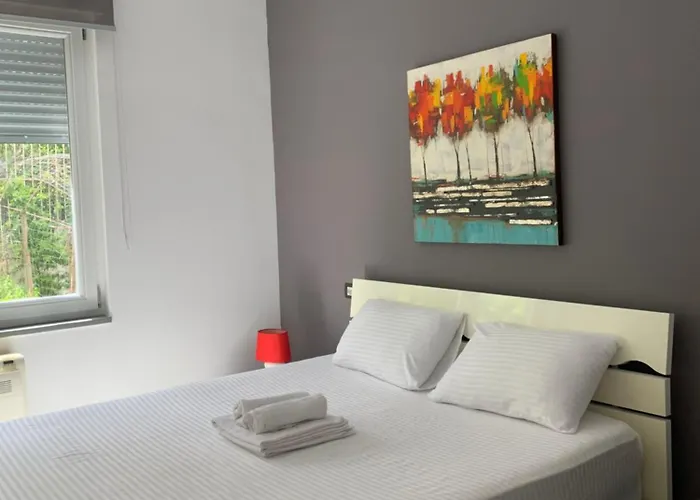 Hill Tirana アパート Selitë e Vogël