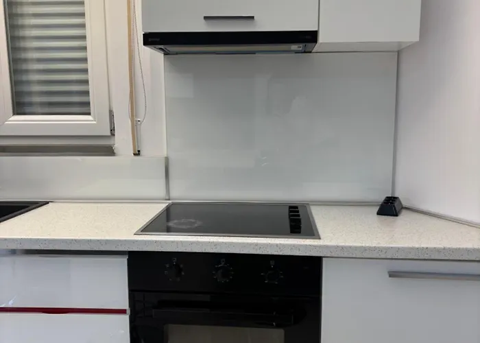 Hill Tirana Selita e Vogel